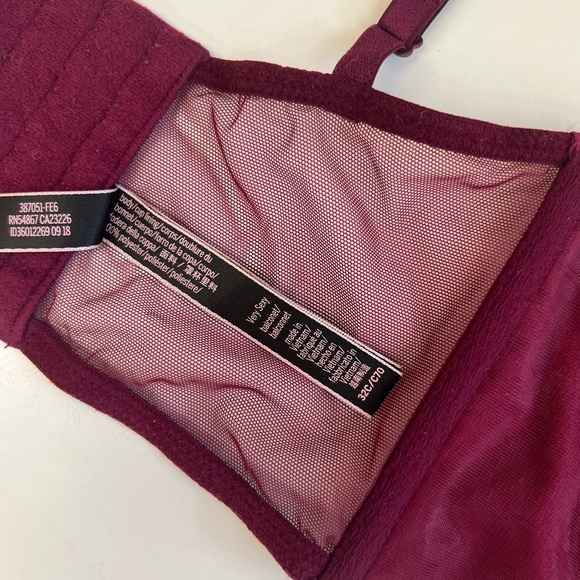 Victoria’s Secret Velvet Bra - Picture 4 of 4